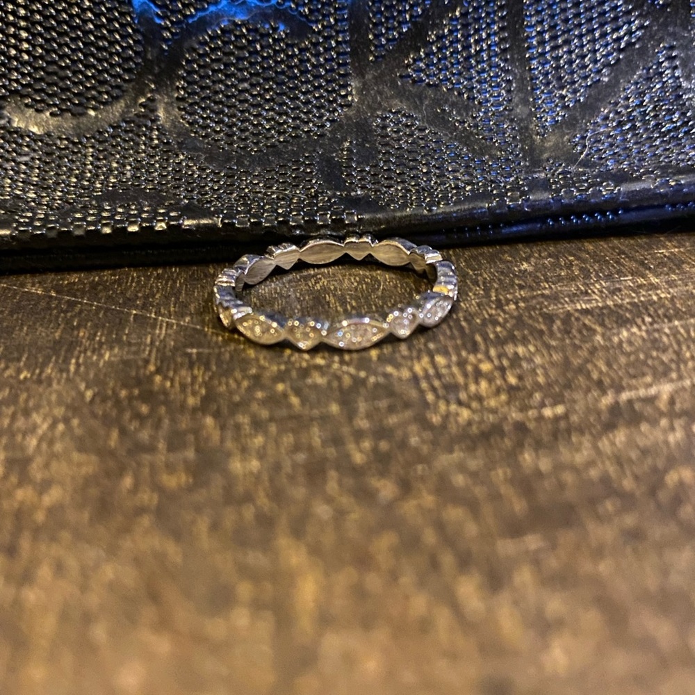 Heart and oval ring